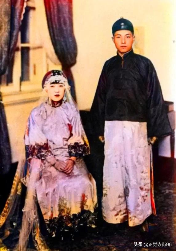正觉寺街96照片中就是川岛芳子与其丈夫甘珠儿扎布